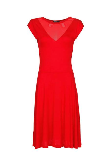 Do you love wearing red? Red looks for Mango Valentine’s Day Collection