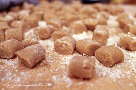 Gnocchi di castagne con funghi e gamberetti