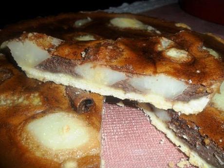 Fetta di crostata pere e cioccolato