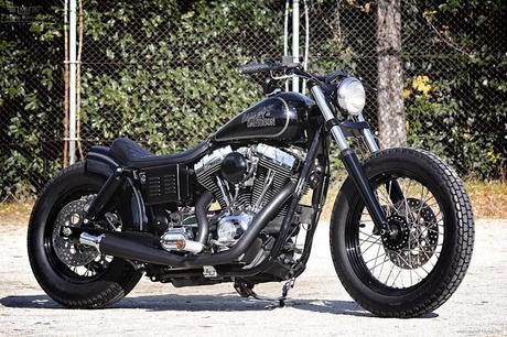 Custom Harley-Davidson FXDLMotor Garage Goods.