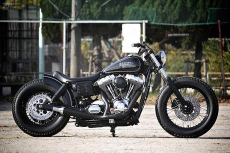 Custom Harley-Davidson FXDLMotor Garage Goods.