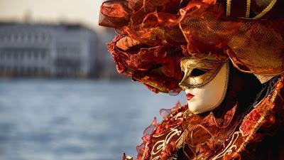 A Carnevale ogni scherzo vale. (Dolci di Carnevale: struffoli e zeppole)