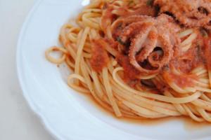 Linguine al ragù di polipo