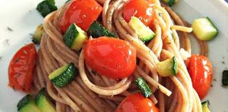 Pasta (bucatini) alle verdure