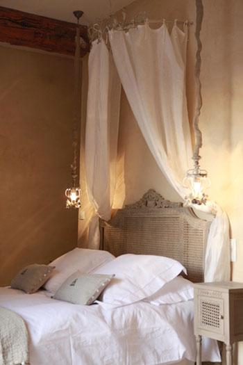 room at the Maison des Remparts in Beaumes de Venise, Provence