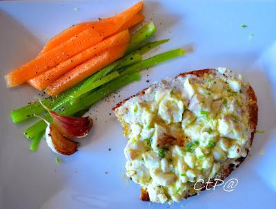 Ricette d'autore di Heinz Beck .. modificata un Crostone di spigola con insalata di melone e sedano