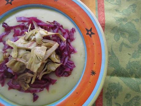 Insalata Calda di Cavolo Rosso e Carciofi su Crema di Patate e Gambi al Rosmarino .