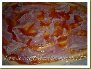 Pizza con farina semintegrale al prosciutto cotto e mozzarella (9)