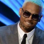 Chris Brown accusato di aver preso a pugni un uomo