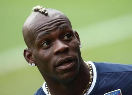 Mario Balotelli raggiunge laccordo con il Milan Sport Serie A milan Mario Balotelli Calcio Balotelli 