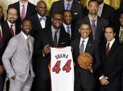 Obama, Miami Heat: maglia alla Casa Bianca