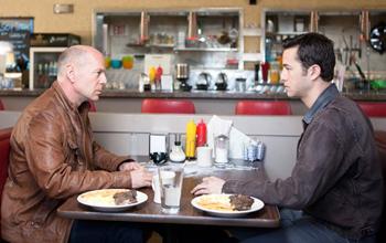 Looper: l'ispirato noir-fantascientifico di Rian Johnson