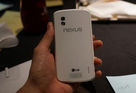 LG Google Nexus 4 in arrivo la colorazione White