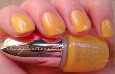 pupa 512 glossy nail polish smalto glossato giallo yellow collezione afro chic swatch lacquer