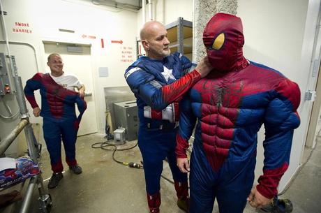 spiderman-window-washers-childrens-hospital-51