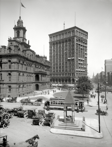 bustling-detroit-19102