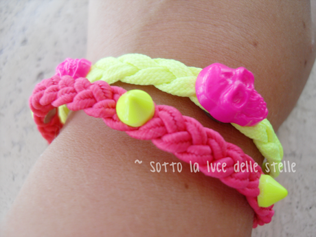 Review Moda - Piquè Montmartre: braccialetti fluo