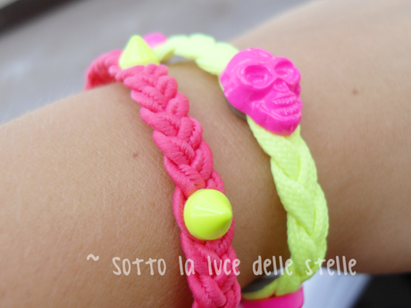 Review Moda - Piquè Montmartre: braccialetti fluo