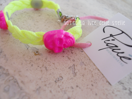 Review Moda - Piquè Montmartre: braccialetti fluo