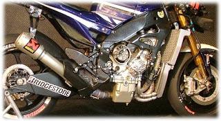 YAMAHA-'11 YZR-M1 (J. Lorenzo)