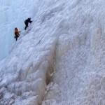 Cina, la cascata di ghiaccio artificiale di Taoyuan 05