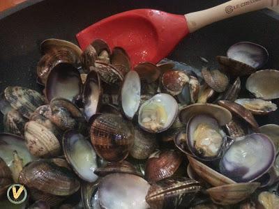 spaghetti alle  vongole veraci con bottarga di muggine