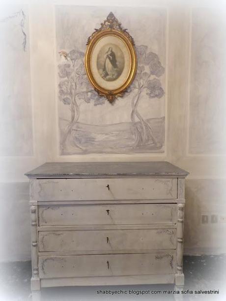 Come trasformare in perfetto Gustaviano il cassettone della Nonna