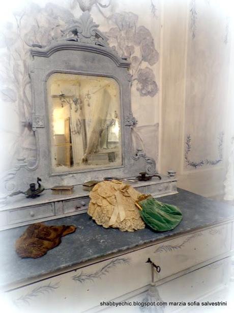 Come trasformare in perfetto Gustaviano il cassettone della Nonna