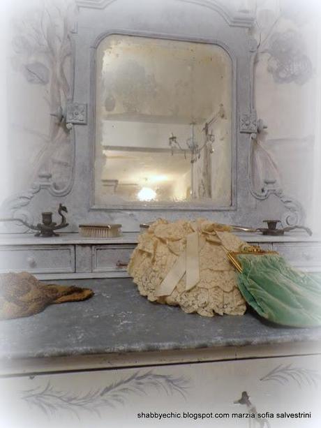 Come trasformare in perfetto Gustaviano il cassettone della Nonna