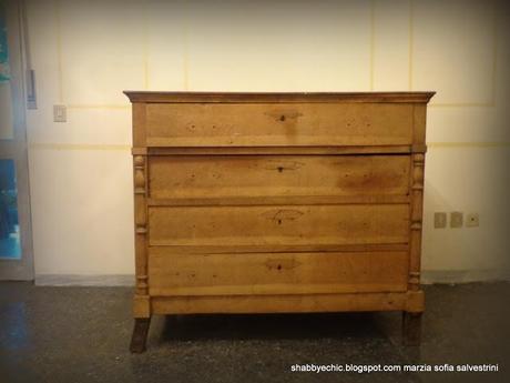 Come trasformare in perfetto Gustaviano il cassettone della Nonna