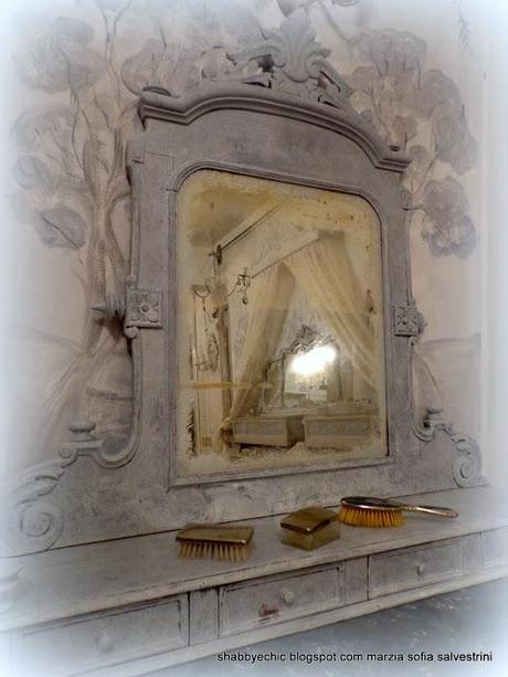 Come trasformare in perfetto Gustaviano il cassettone della Nonna