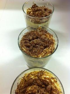 COPPETTE DI TIRAMISU' CON RISO SOFFIATO AL CIOCCOLATO COPPETTE DI TIRAMISU' CON RISO SOFFIATO AL CIOCCOLATO