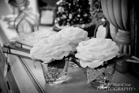 Rose e oggetti vintage bianco e nero