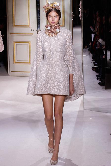 E ora #Haute Couture, con Giambattista Valli e le sue Madonne rinascimentali