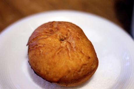 Krapfen fritto con pasticciera al mandarino