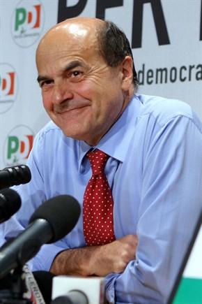 Bersani invade i cartelloni, ecco le parodie.