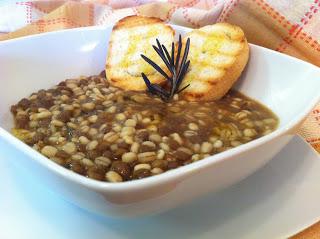 ZUPPA DI LENTICCHIE E ORZO PERLATO