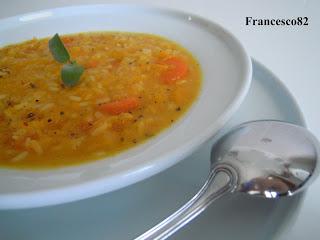 Minestra di riso con zucca e carote