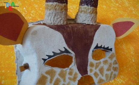 IN CASA SI AGGIRA UNA GIRAFFA