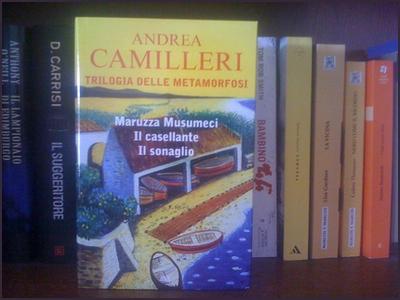 Regalo LA TRILOGIA DELLA METAMORFOSI di Andrea Camilleri