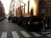 Guardate come Alemanno ridotto Ripetta. siamo messi piangere dopo aver visto foto, strada diventata sultanato della doppia fila: infrequentabile!