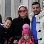 Antonio Di Natale, shopping a Corso Venezia con moglie e figli