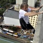 Alain Robert scala un hotel a Cuba03