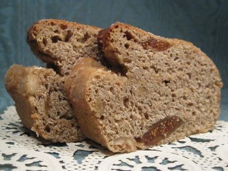 Pane all'Earl Grey  con datteri e nocciole