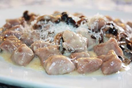 Gnocchetti integrali con farina di castagne ai chiodini e taleggio