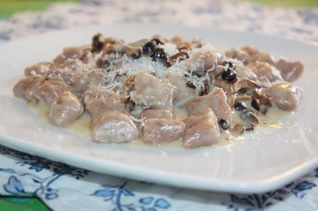 gnocchi_conditi Gnocchetti integrali con farina di castagne ai chiodini e taleggio
