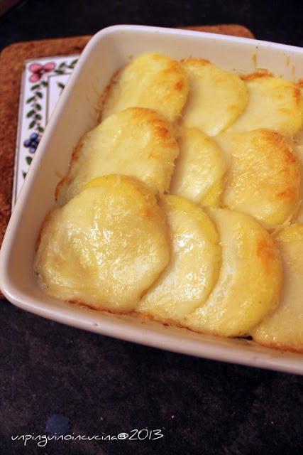 Gnocchi di semolino con provola e olio tartufato