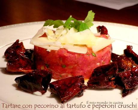 TARTARE CON PECORINO AL TARTUFO E PEPERONI CRUSCHI FRITTI