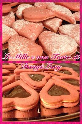 CUORI DI FROLLA RIPIENI ALLA NUTELLA CUORI DI FROLLA RIPIENI ALLA NUTELLA