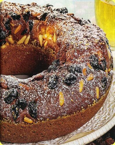 ciambella con uvetta e pinoli